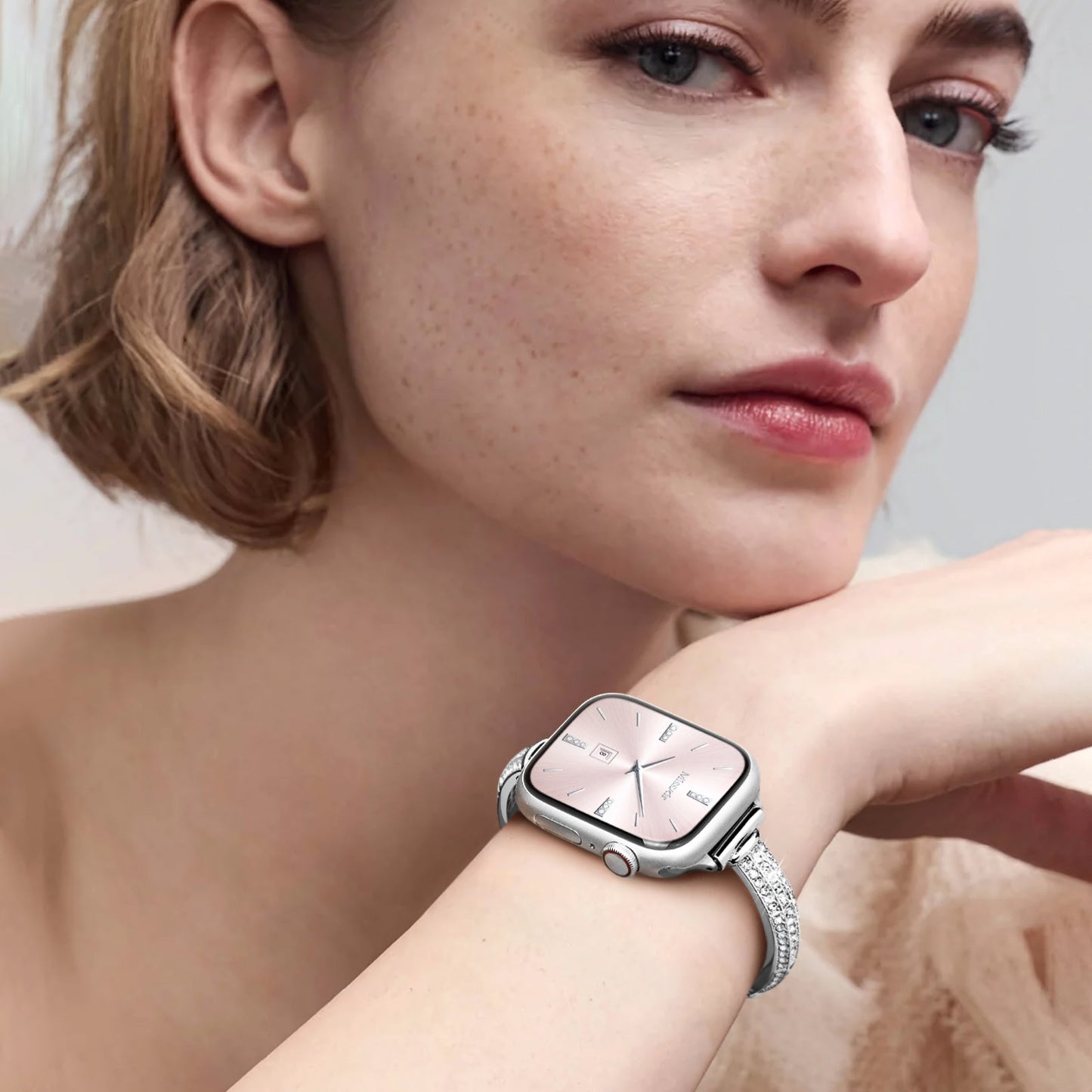 Dazzling Apple Watch BraceletBand - 16k Gold Plated