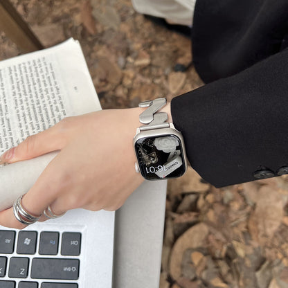 Elegant Moebius Z-shaped Metal Watch Band for Apple Watch 9-1