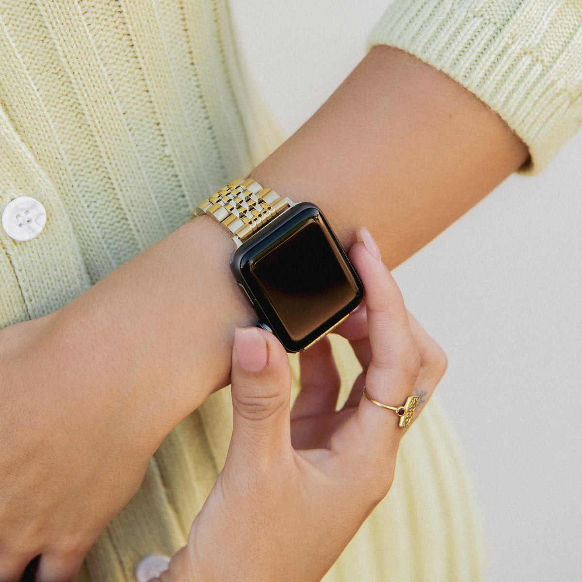 Apple Watch Metal Bracelet - Chic Royal